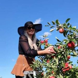 Meet your Posher, Loana